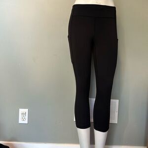 Lululemon size 8 capris